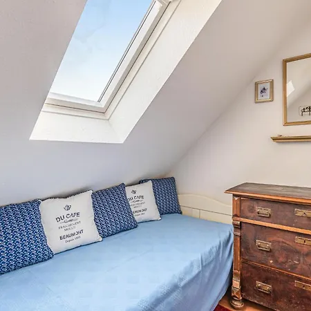 2 Bedroom Lovely In