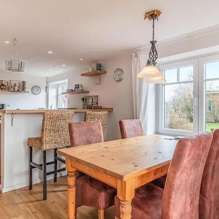 2 Bedroom Lovely In