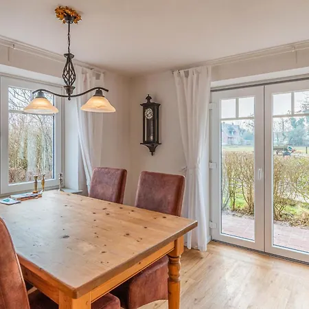 2 Bedroom Lovely In Holiday home Langenhorn
