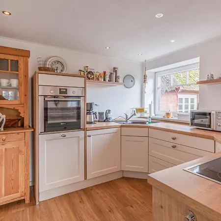 Holiday home 2 Bedroom Lovely In