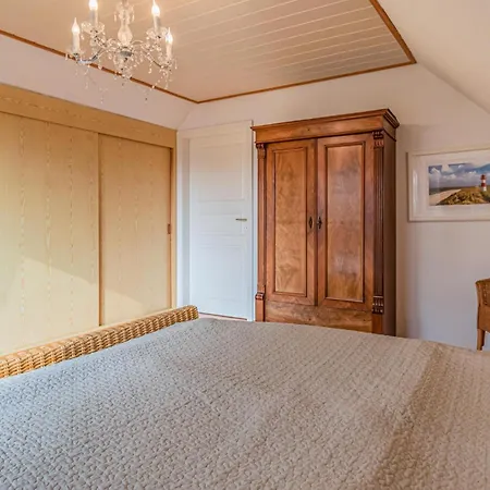 2 Bedroom Lovely In